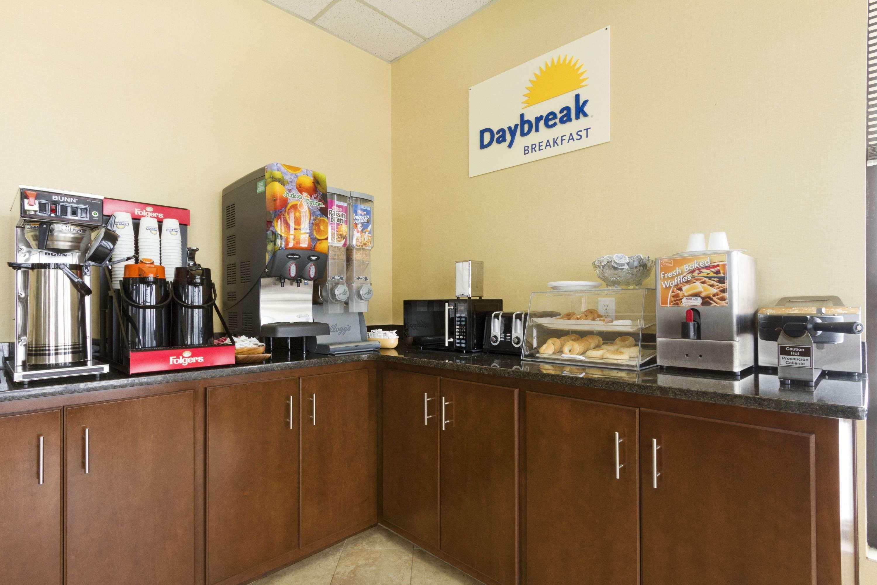 Days Inn By Wyndham White House Esterno foto